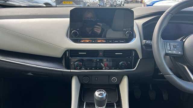 Nissan Qashqai 1.3 DiG-T MH Tekna 5dr