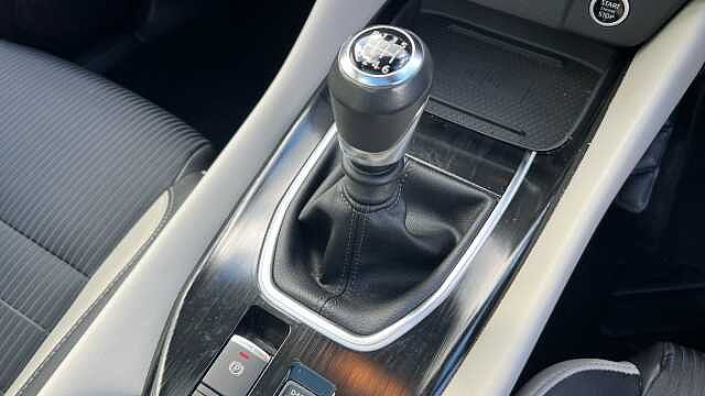 Nissan Qashqai 1.3 DiG-T MH Tekna 5dr