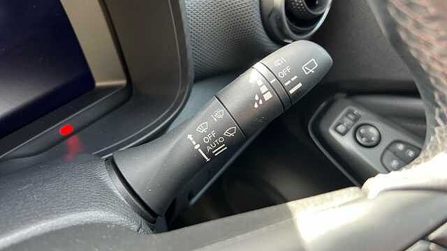 Nissan Juke 1.6 Hybrid N-Connecta 5dr Auto