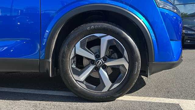 Nissan Qashqai 1.3 DiG-T MH N-Connecta 5dr