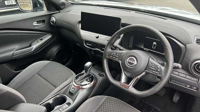 Nissan Juke 1.0 DiG-T N-Connecta 5dr DCT