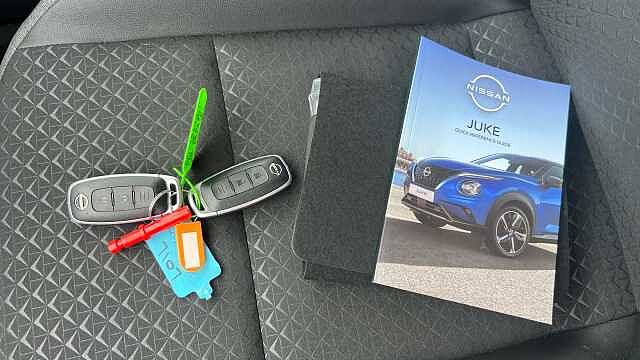 Nissan Juke 1.0 DiG-T N-Connecta 5dr DCT