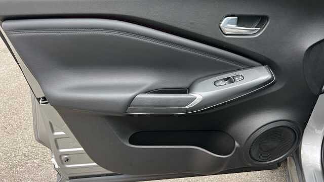 Nissan Juke 1.0 DiG-T N-Connecta 5dr DCT