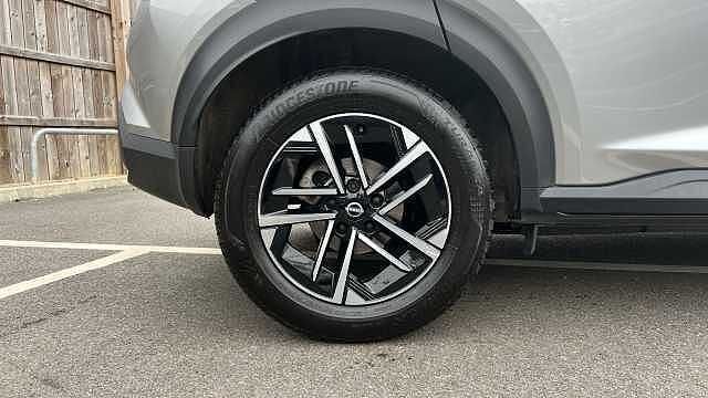 Nissan Juke 1.0 DiG-T N-Connecta 5dr DCT