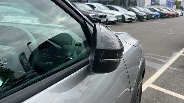 Nissan Juke 1.0 DiG-T N-Connecta 5dr DCT