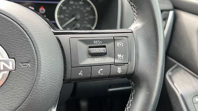 Nissan Qashqai 1.3 DiG-T MH Acenta Premium 5dr