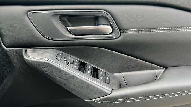 Nissan Qashqai 1.3 DiG-T MH Acenta Premium 5dr