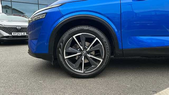Nissan Qashqai 1.3 DiG-T MH Tekna 5dr