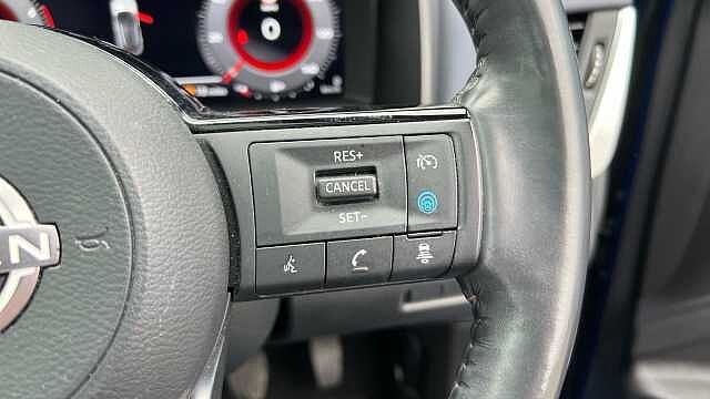 Nissan Qashqai 1.3 DiG-T MH Tekna 5dr