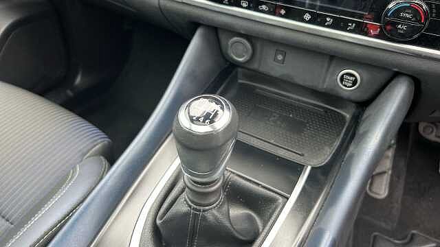 Nissan Qashqai 1.3 DiG-T MH Tekna 5dr