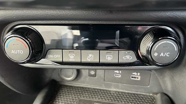 Nissan Juke 1.0 DiG-T N-Connecta 5dr