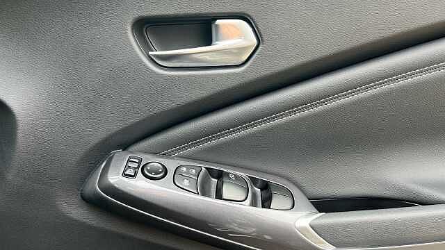 Nissan Juke 1.6 Hybrid N-Connecta 5dr Auto