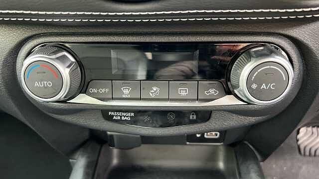 Nissan Juke 1.6 Hybrid N-Connecta 5dr Auto