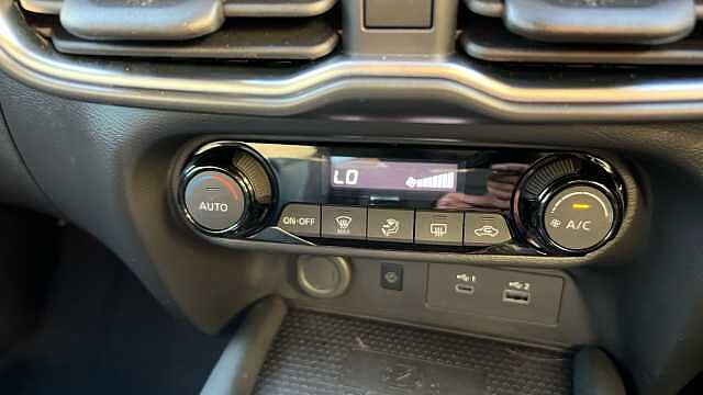 Nissan Juke JUKE 1.0 DiG-T N-Connecta 5dr DCT