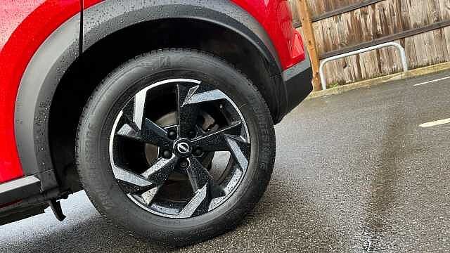 Nissan Juke JUKE 1.0 DiG-T 114 N-Connecta 5dr