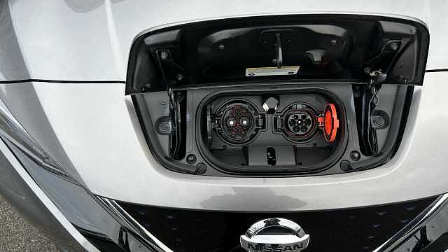 Nissan LEAF LEAF 110kW N-Connecta 40kWh 5dr Auto