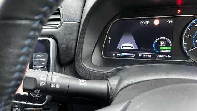 Nissan LEAF LEAF 110kW N-Connecta 40kWh 5dr Auto