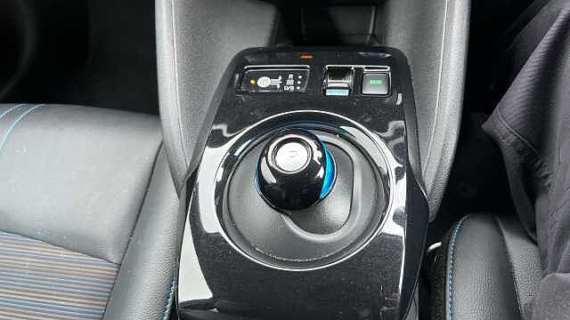 Nissan LEAF LEAF 110kW N-Connecta 40kWh 5dr Auto