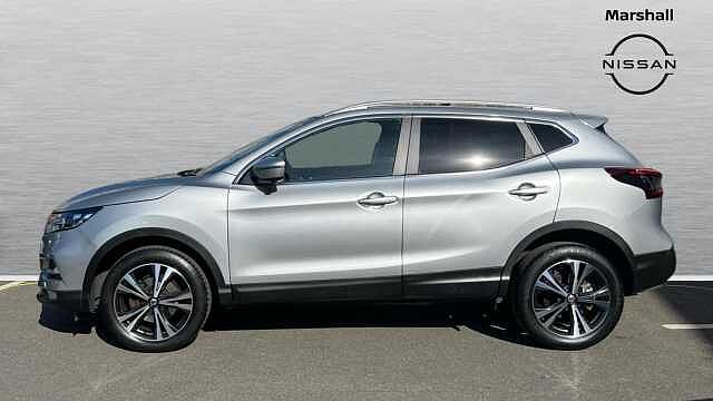 Nissan Qashqai QASHQAI 1.3 DiG-T N-Connecta 5dr [Glass Roof Pack]