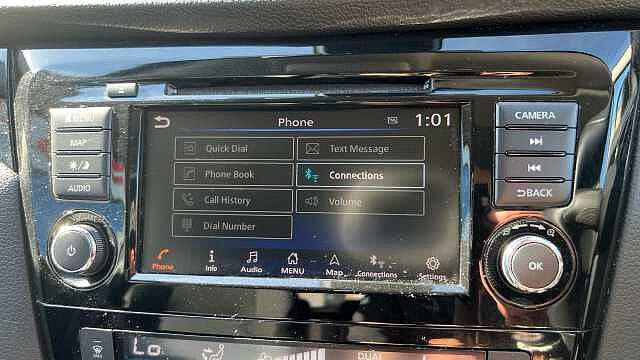 Nissan Qashqai QASHQAI 1.3 DiG-T N-Connecta 5dr [Glass Roof Pack]