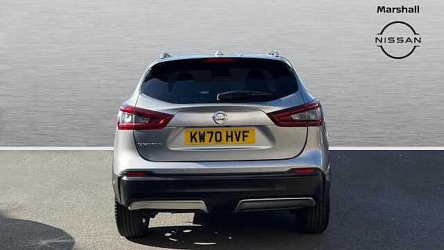 Nissan Qashqai QASHQAI 1.3 DiG-T N-Connecta 5dr [Glass Roof Pack]