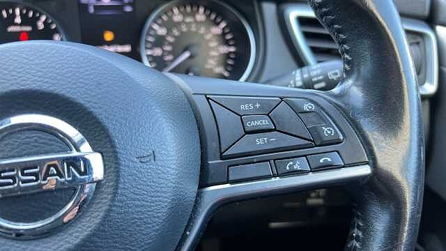 Nissan Qashqai QASHQAI 1.2 DiG-T N-Connecta 5dr