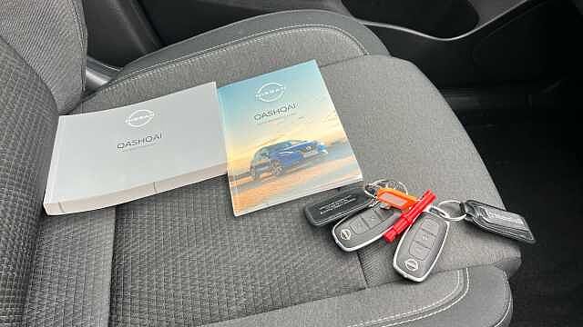 Nissan Qashqai QASHQAI 1.3 DiG-T MH N-Connecta 5dr