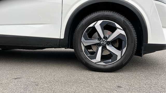 Nissan Qashqai QASHQAI 1.3 DiG-T MH N-Connecta 5dr