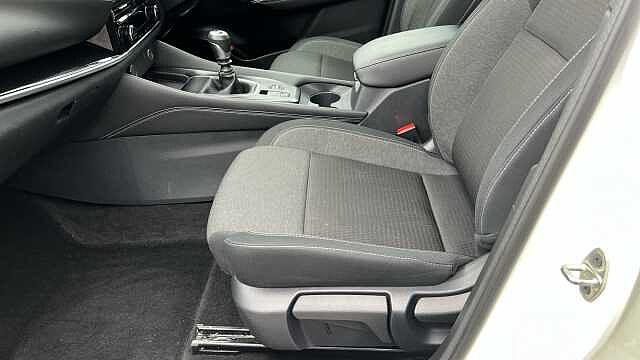 Nissan Qashqai QASHQAI 1.3 DiG-T MH N-Connecta 5dr