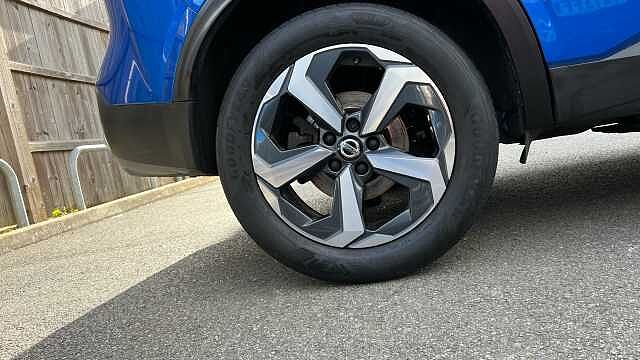 Nissan Qashqai QASHQAI 1.3 DiG-T MH N-Connecta 5dr