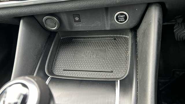 Nissan Qashqai QASHQAI 1.3 DiG-T MH N-Connecta 5dr